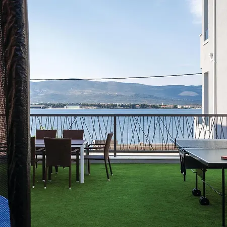 Nine-bedroom In Arbanija