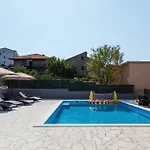 Nine-bedroom In Arbanija Trogir