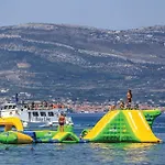 Vikendica Nine-bedroom In Arbanija Trogir