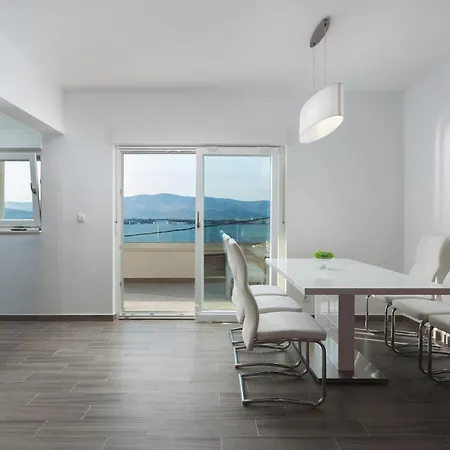 Nine-bedroom In Arbanija Trogir