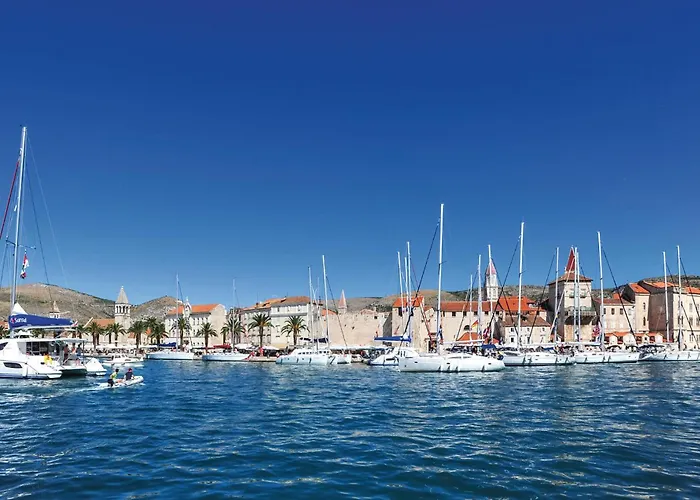 Nyaraló Nine-bedroom In Arbanija *