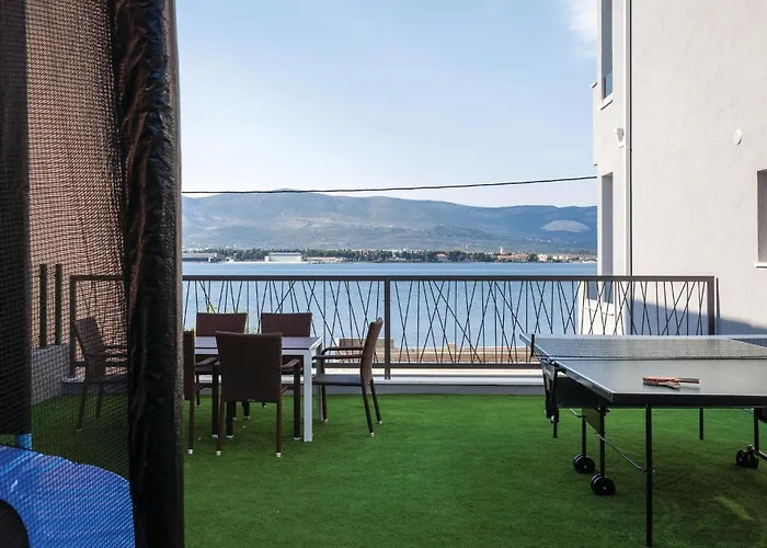 Nine-bedroom In Arbanija