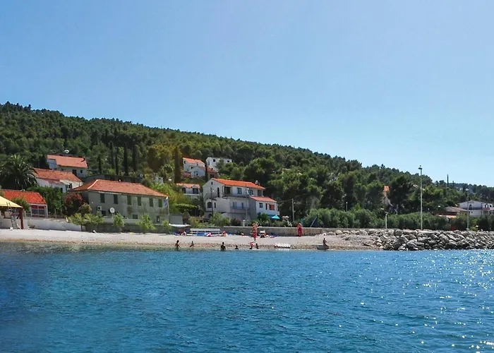 Nine-bedroom In Arbanija